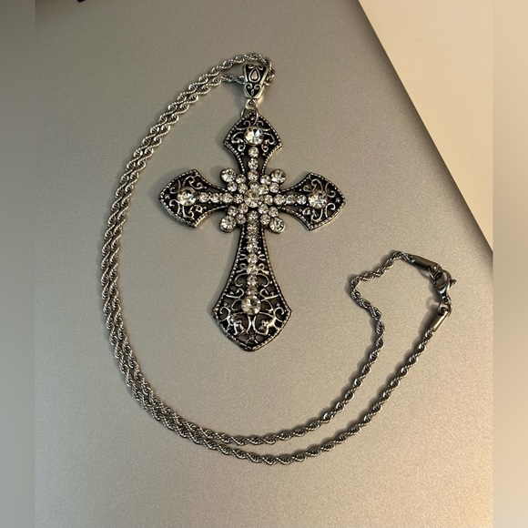 Victorian Goth Silver Statement Cross Necklace Big Large Crystals Brand New - Picture 5 of 16